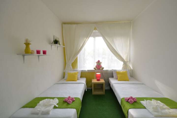 Room 8 of 27