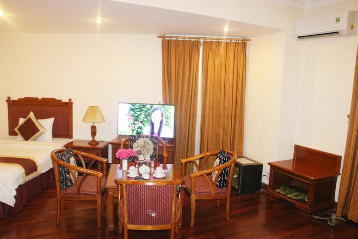 Room 19 of 38