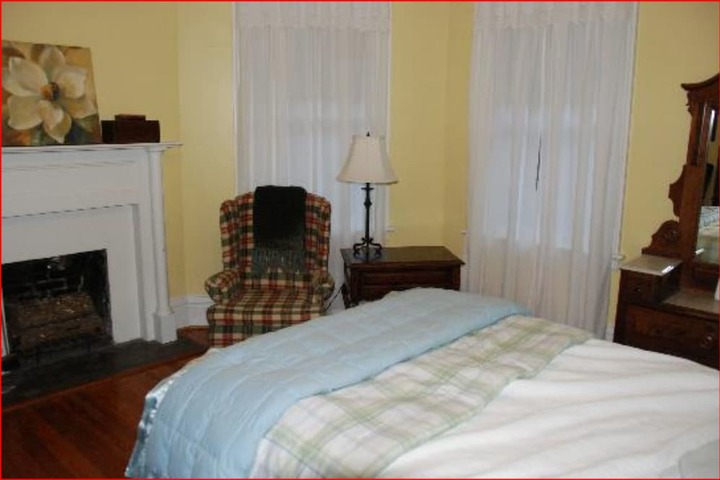 Room 11 of 11