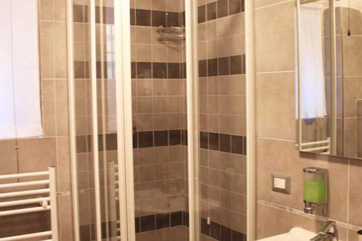 Room 12 of 28
