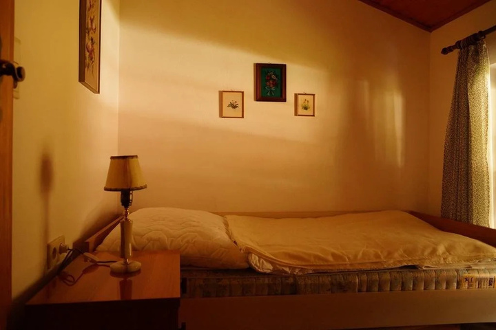 Room 2 of 17