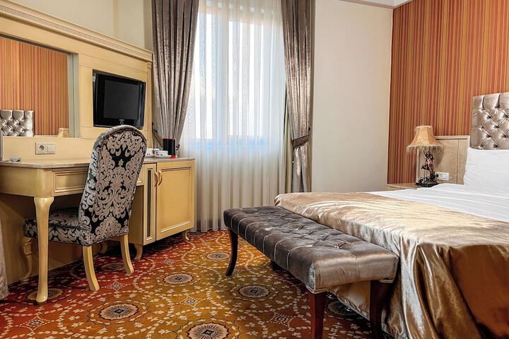 Room 12 of 44