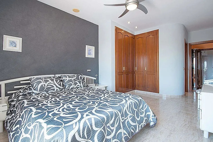 Room 2 of 25