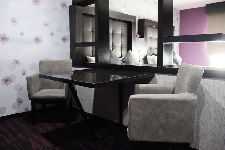 Room 25 of 92