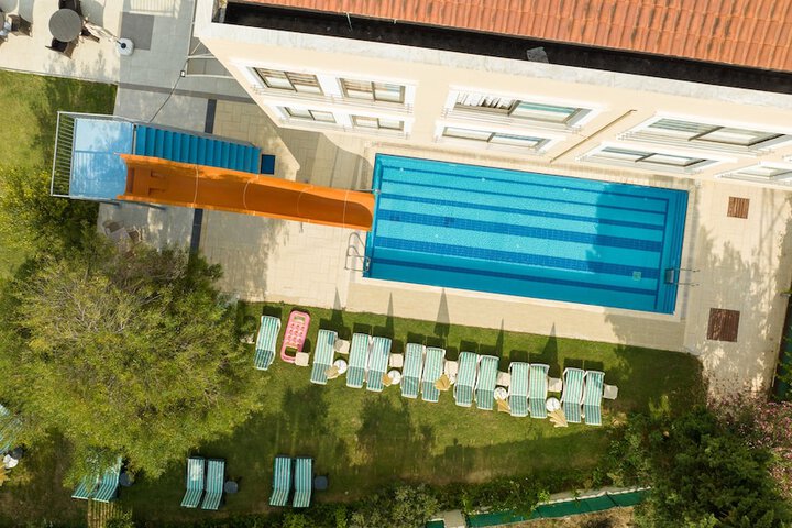 Hotel Pool