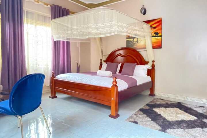 Room 17 of 25