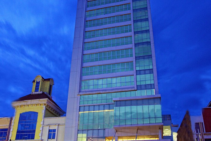 Hotel 32 of 32