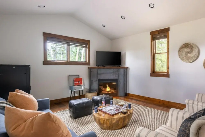 Room 12 of 23