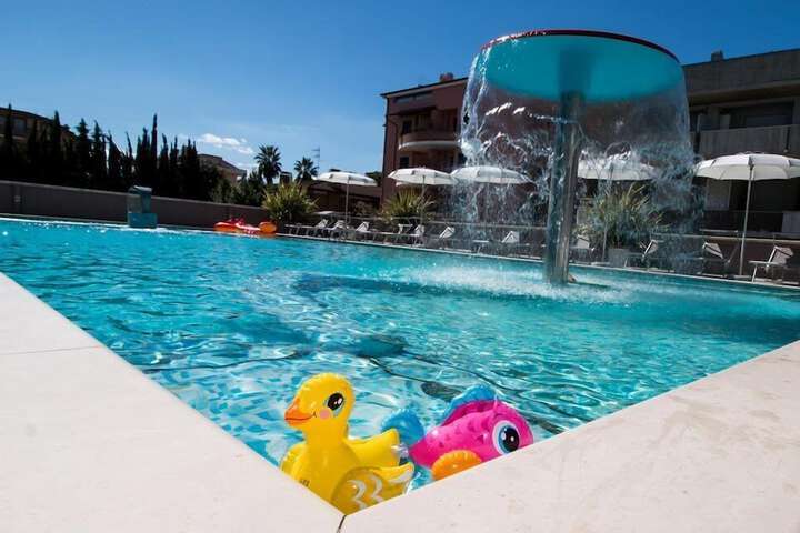 Pool 20 of 47