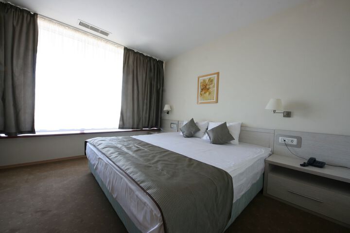 Room 7 of 34