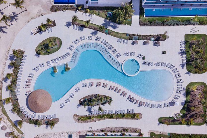 Pool 120 of 259