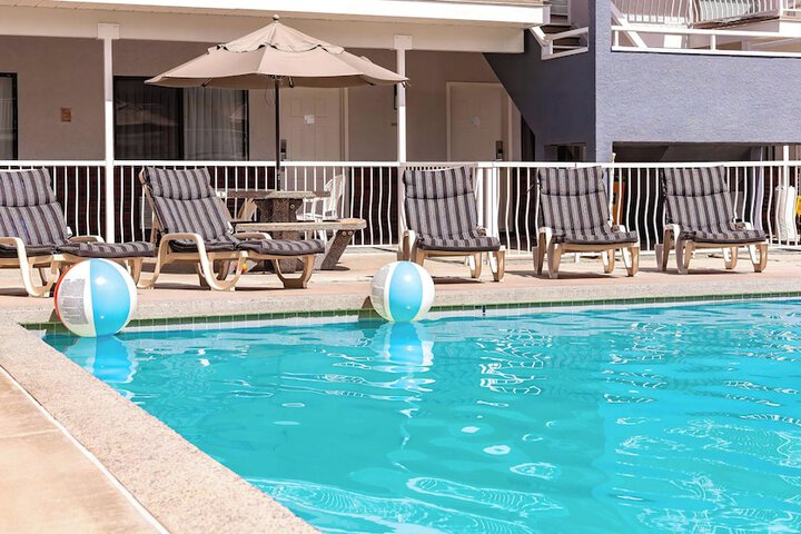 Pool 58 of 82
