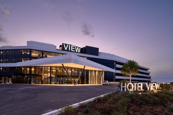 Hotel 84 of 101