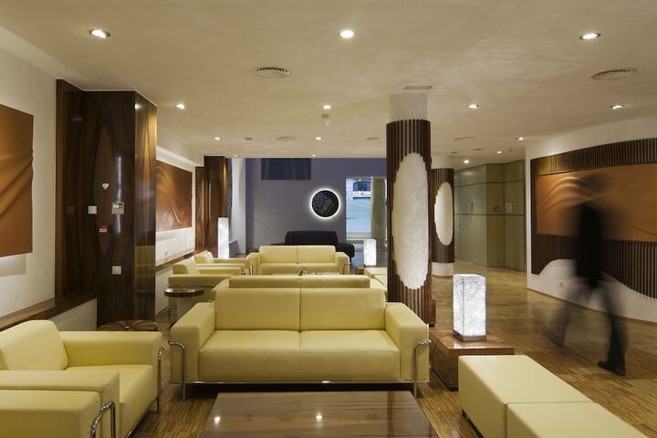 Hotel Interior 4 of 32