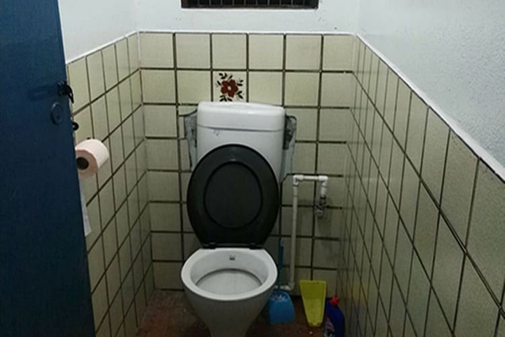 Room 12 of 22