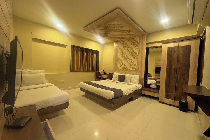 Room 28 of 68