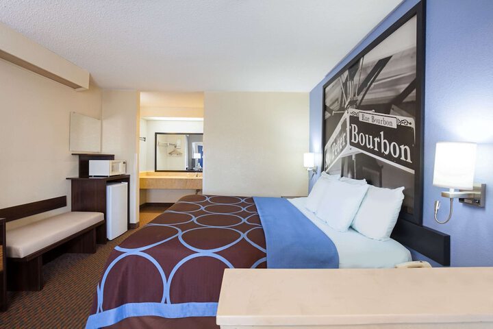 Room 6 of 38