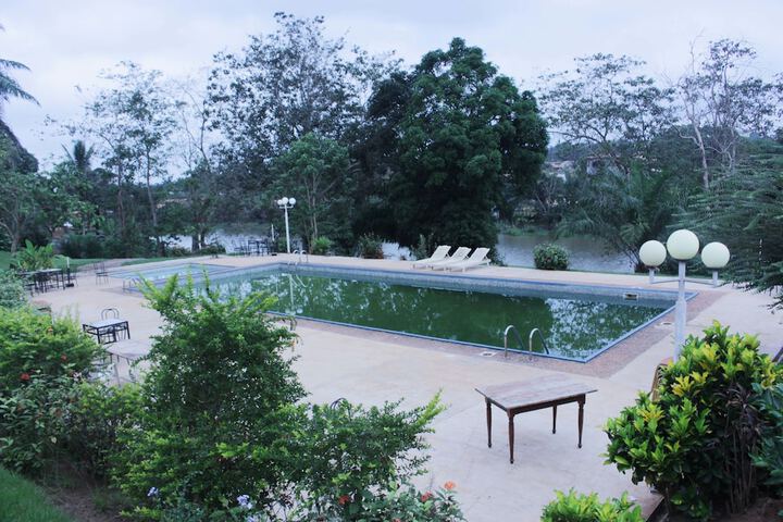 Pool 16 of 35