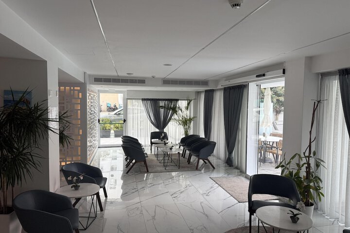 Lounge 59 of 64