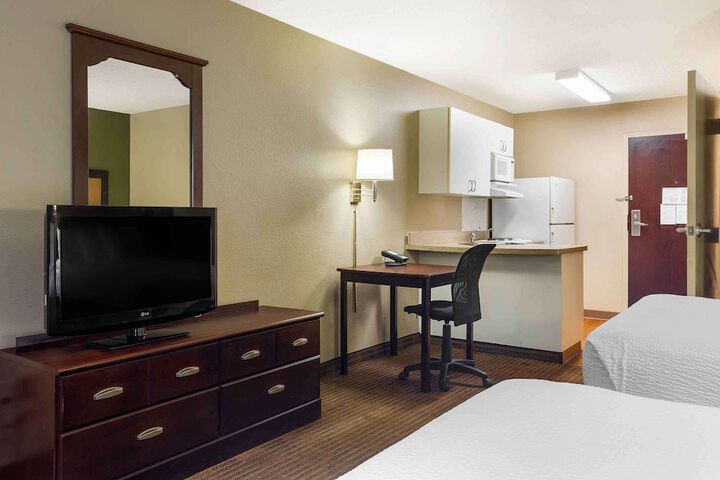 Studio 2 Double Beds (2 of 5)