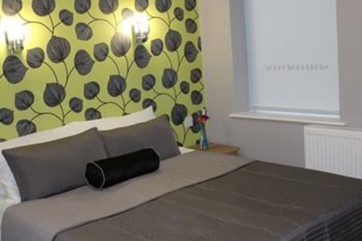 Room 7 of 17