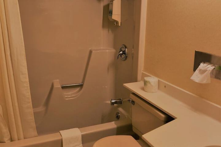Room 18 of 38