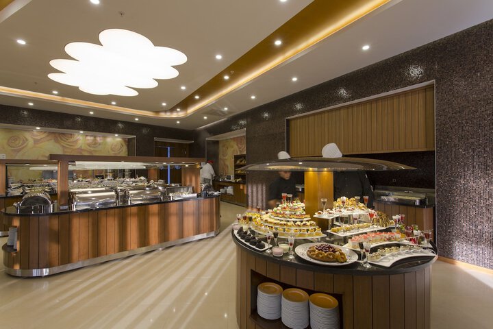 Dining 60 of 81