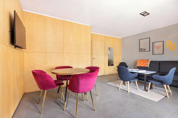 Room 44 of 68