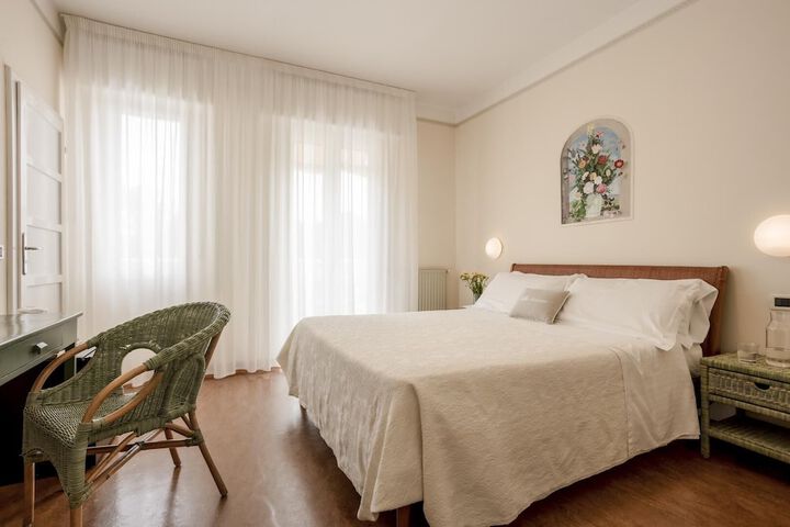Room 25 of 105