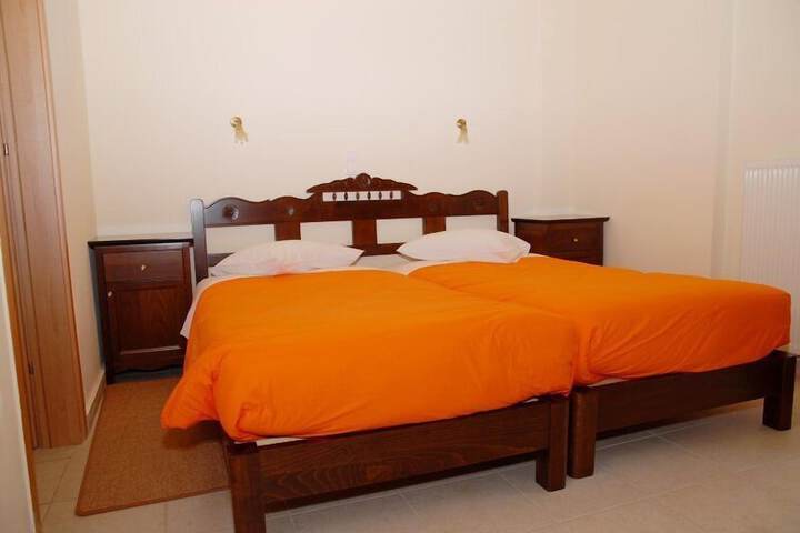 Room 2 of 32