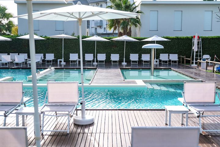 Pool 41 of 89