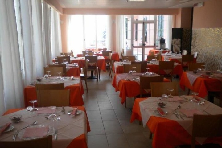 Dining Photos