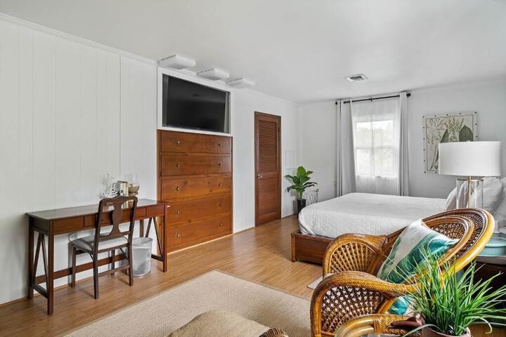 Room 33 of 68