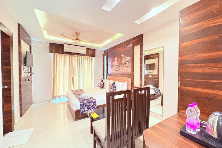 Room 3 of 44