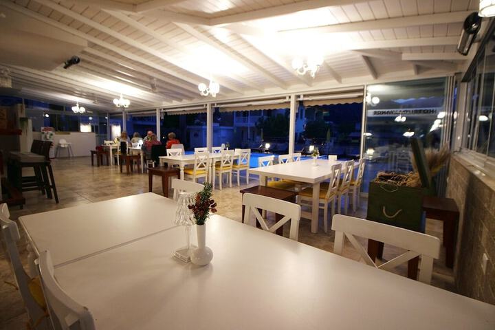 Dining 110 of 178