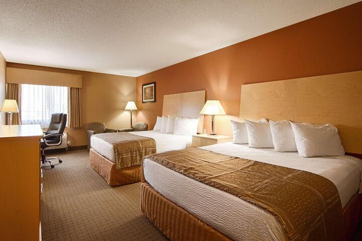 2 Queen Beds (2 of 10)