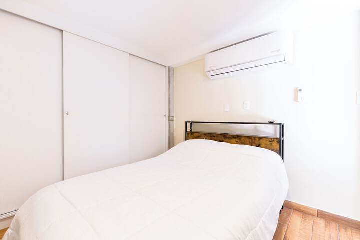 Room 43 of 169