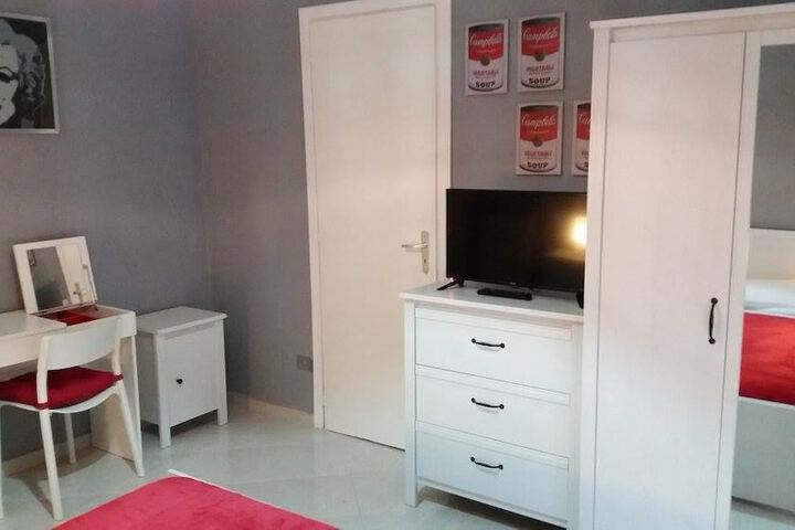 Room 13 of 17