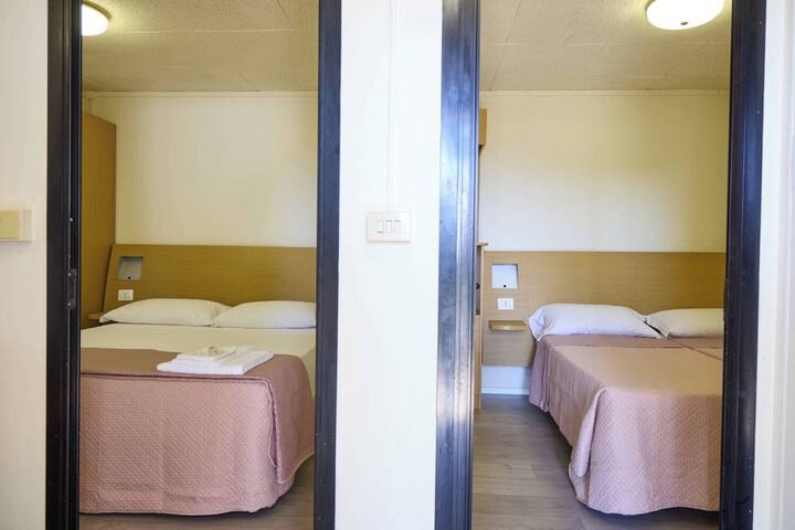 Room 46 of 190