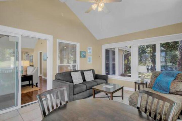 15 Lake Village Lane in Isle Of Palms, SC