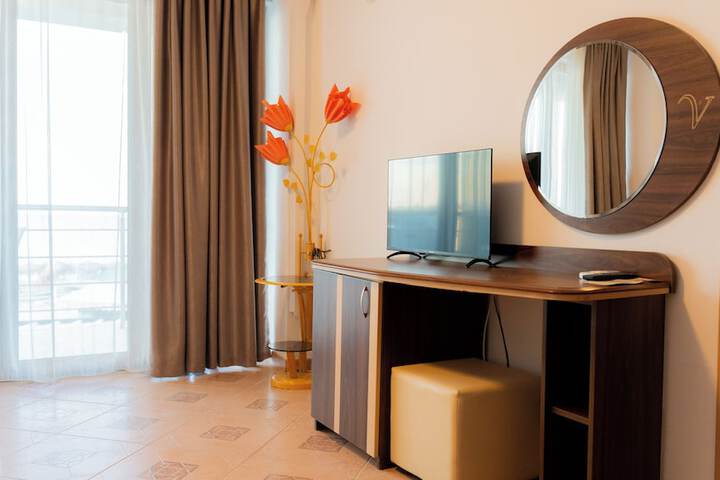 Room 8 of 25