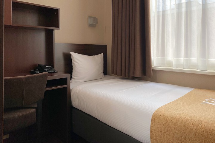 Room 10 of 42