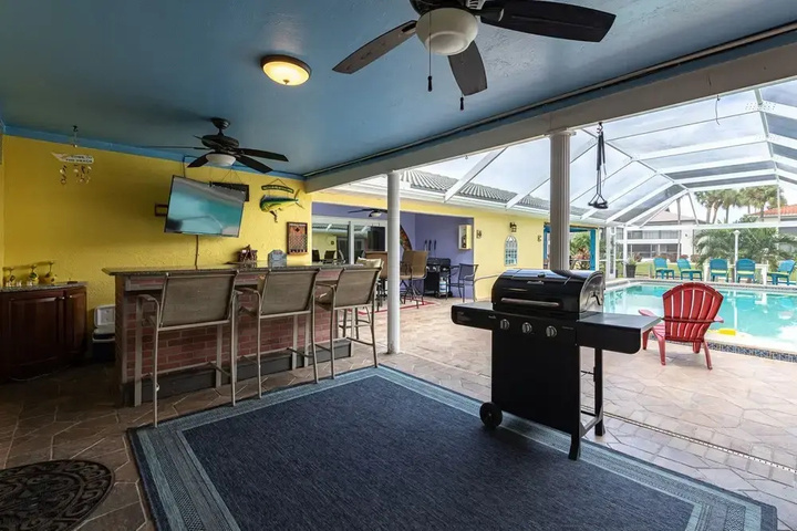 Exterior of Gulf Access #A 3 Bedroom w / Heated Pool