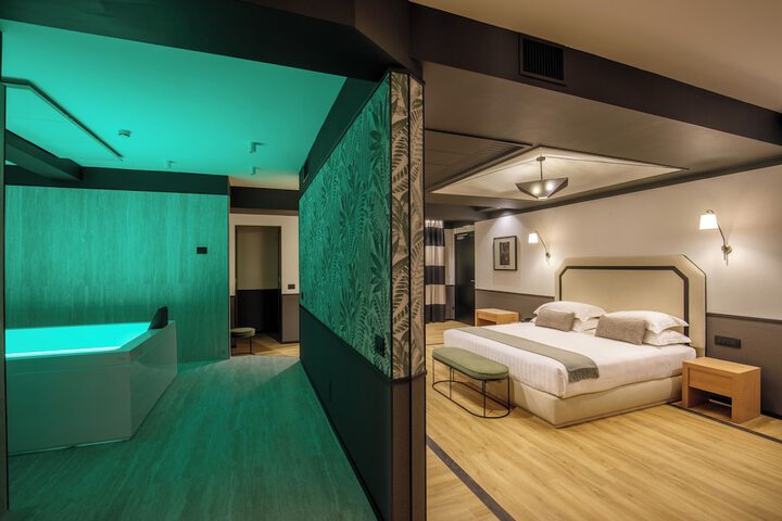 Room 6 of 23