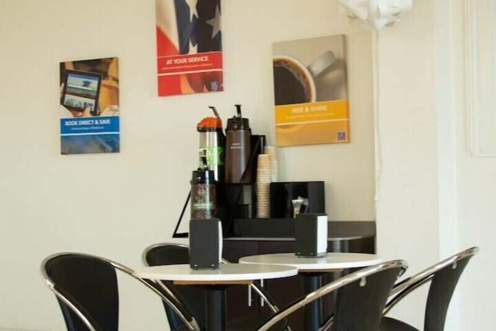 Breakfast/Coffee Service 30 of 35