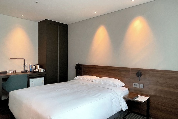 Room 10 of 60