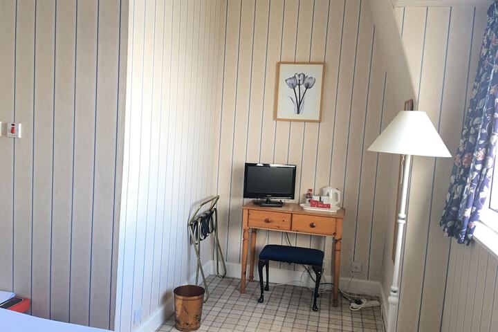 Room 14 of 25