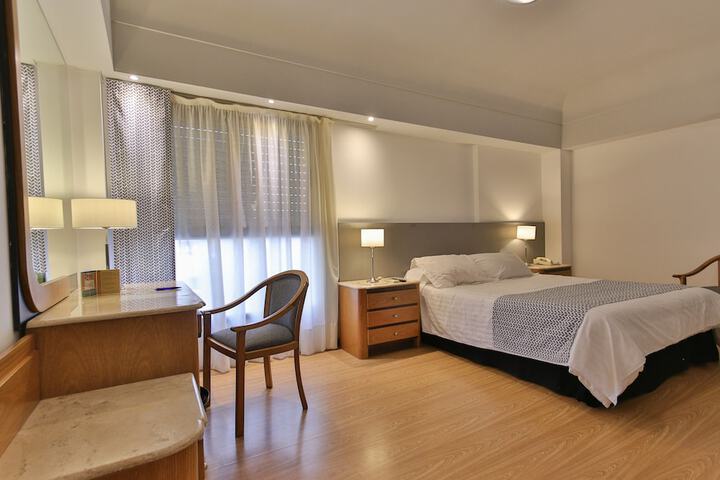 Room 8 of 17