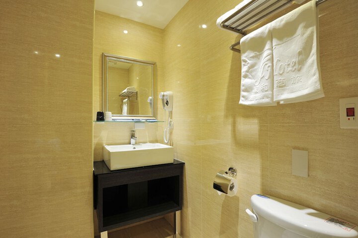 Room 43 of 63