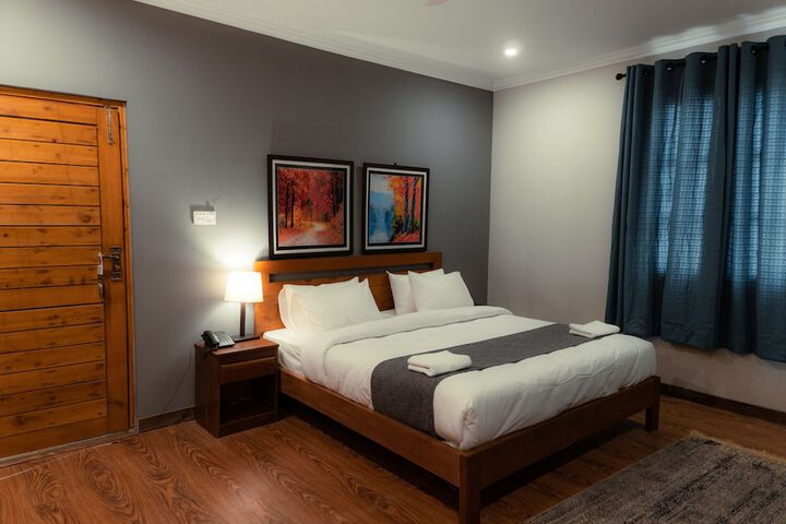 Room 9 of 38